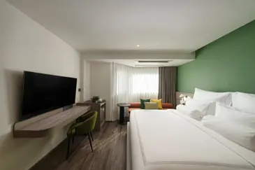 Akyra Bangkok Boutique Urban Hotel Accommodation King Bed DSC09396