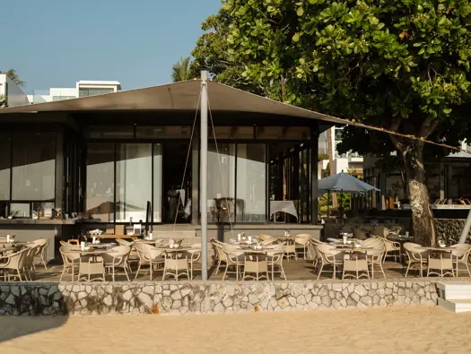 Aleenta Phuket Phang Nga Luxury Resort Thailand The Edge Restaurant Dmalou DMFD7486 Pano