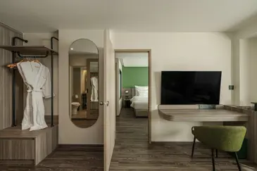 Akyra Bangkok Boutique Urban Hotel Accommodation King Bed DSC09437