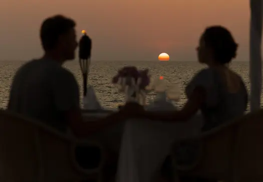 Aleenta Phuket Phang Nga Luxury Resort Thailand Experiences Beach Romantic Dinner Dmalou SL 0H5A7809