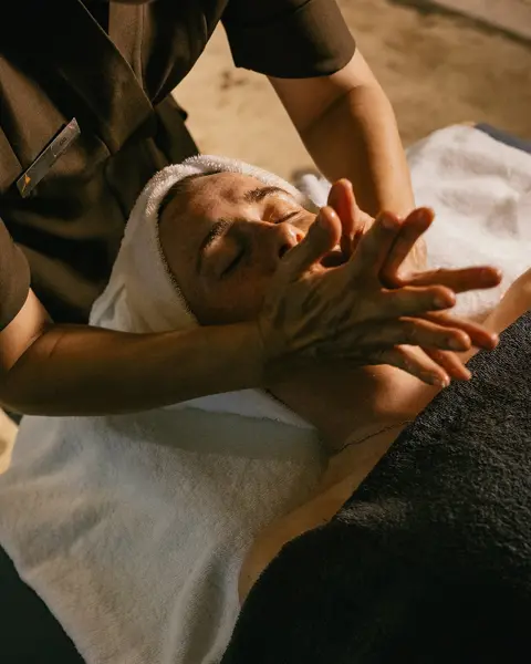 Aleenta Phuket Phang Nga Luxury Resort Thailand Ayurah Wellness Massage MP L1009952