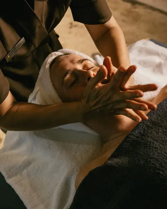 Aleenta Phuket Phang Nga Luxury Resort Thailand Ayurah Wellness Massage MP L1009952