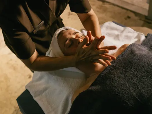 Aleenta Phuket Phang Nga Luxury Resort Thailand Ayurah Wellness Massage MP L1009952