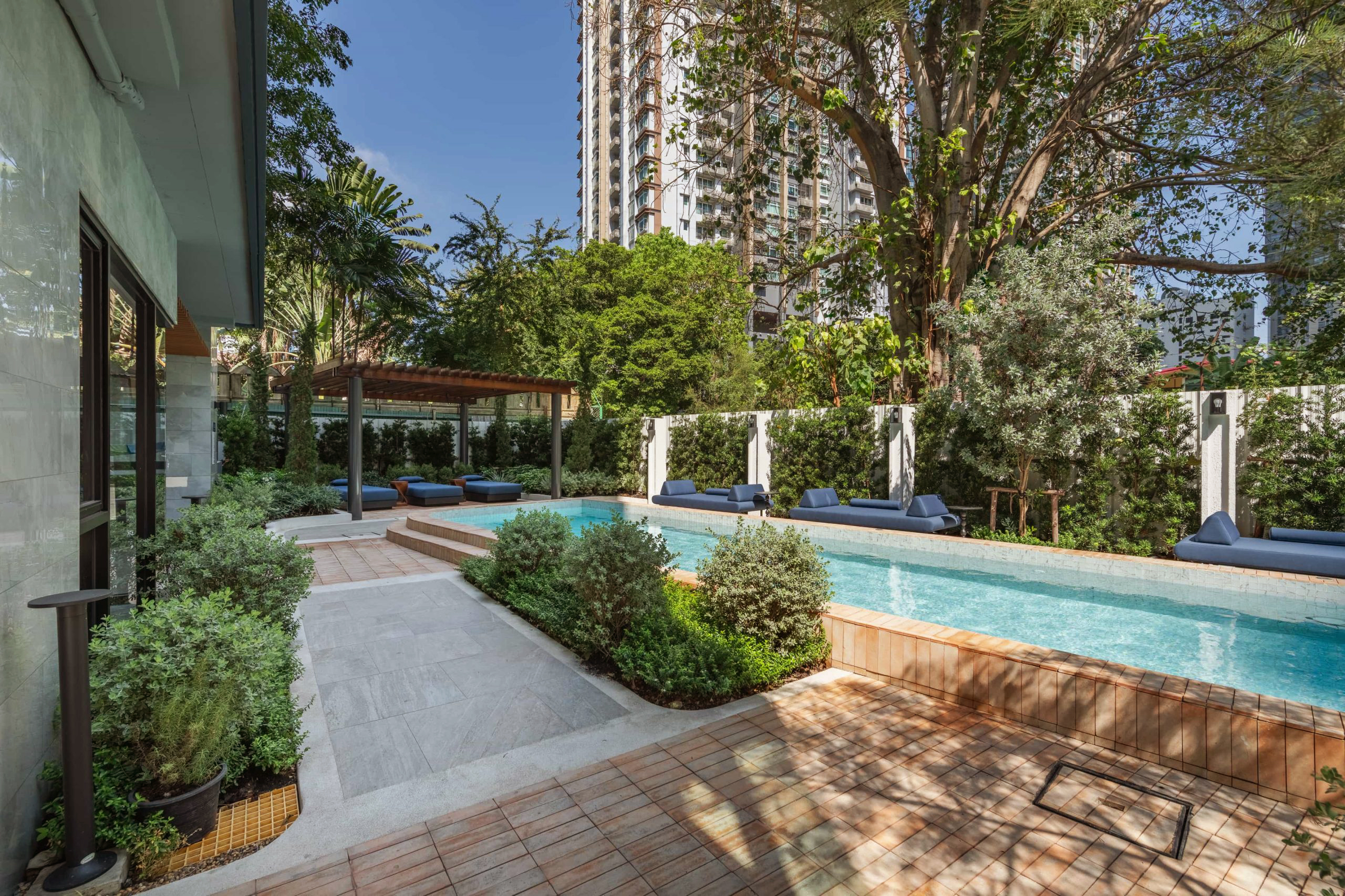 Akyra Bangkok Boutique Urban Hotel 11 Pool 1 Scaled