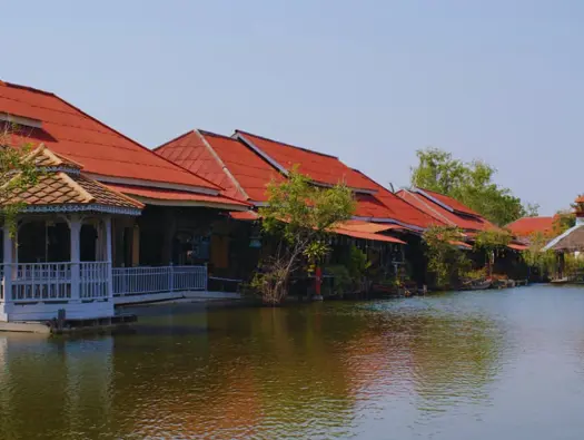 Sam Phan Nam Floating Market