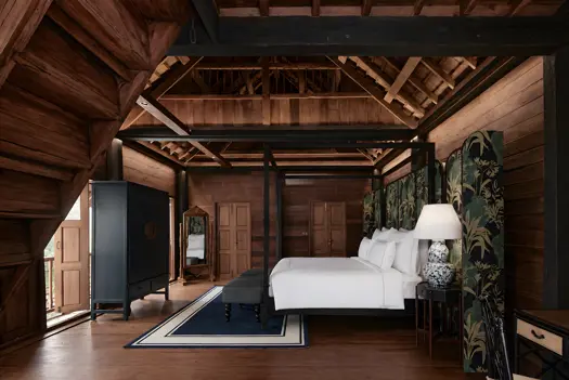 Aleenta Chiang Mai Luxury Resort Thailand Accommodation 4 Bedrooms Golden Teak Villa (Master Bedrooms) (1)