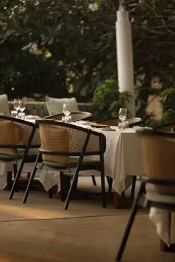Aleenta Phuket Phang Nga Luxury Resort Thailand The Seasons Restaurant Dmalou SL IMG 9392