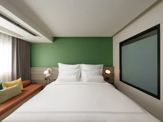 Akyra Bangkok Boutique Urban Hotel Accommodation King Bed DSC09409