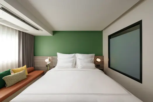 Akyra Bangkok Boutique Urban Hotel Accommodation King Bed DSC09409