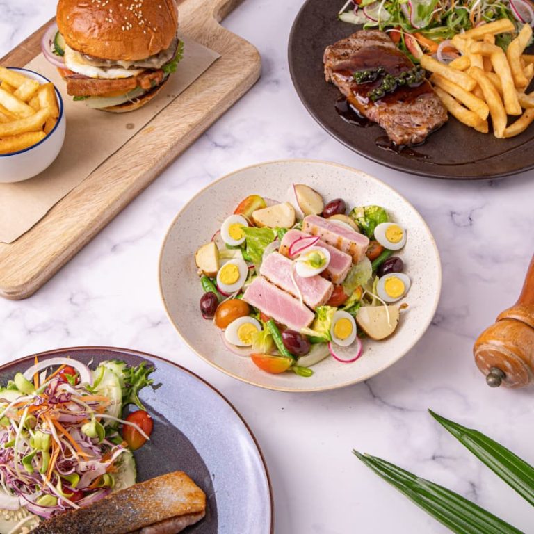 All Day Dining on Pranburi Beach - Aleenta Restaurant - Aleenta Hua Hin - Pranburi Resort & Spa