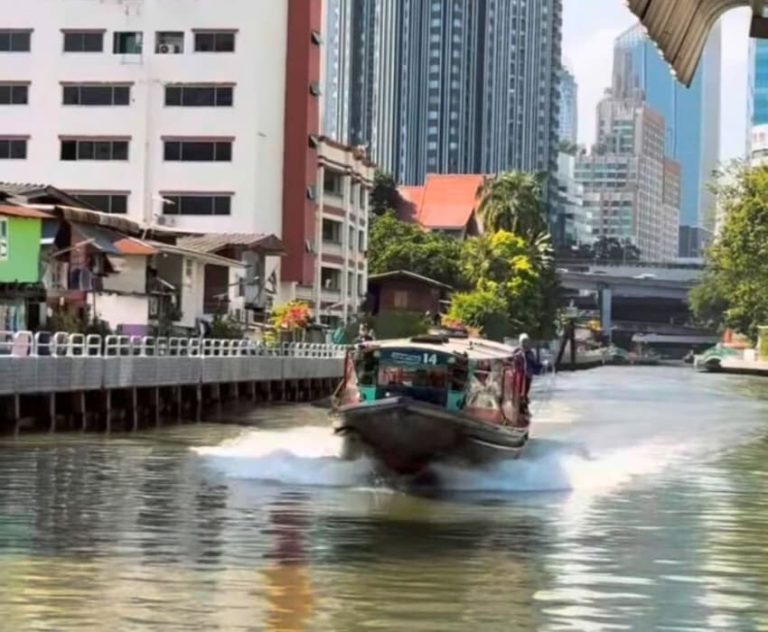 The Hidden Canal at The End Of Sukhumvit Soi 11 - akyra Bangkok 11 Hotel