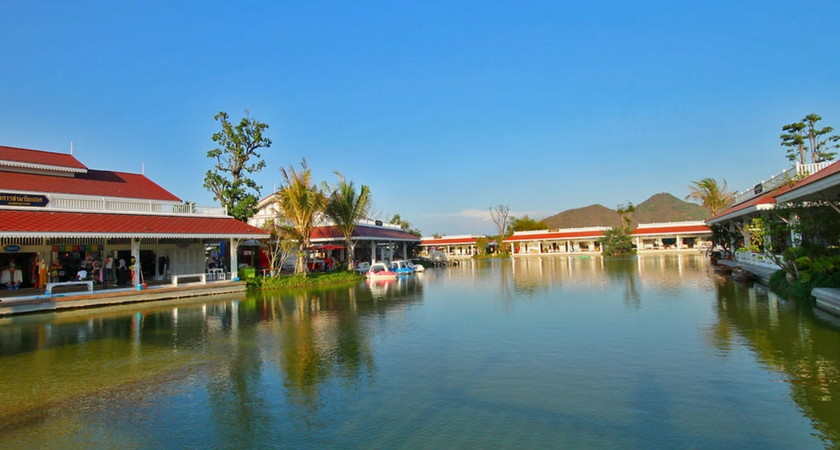 Hua Hin Floating Markets - Aleenta Hua Hin resort