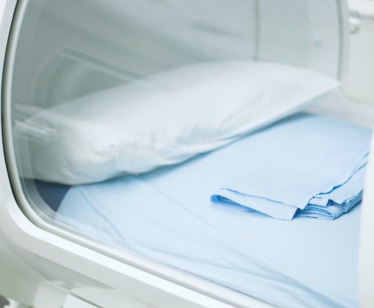 Hyperbaric Oxygen Therapy in Executive Wellness Programmes - Ayurah Wellness - Aleenta Phuket