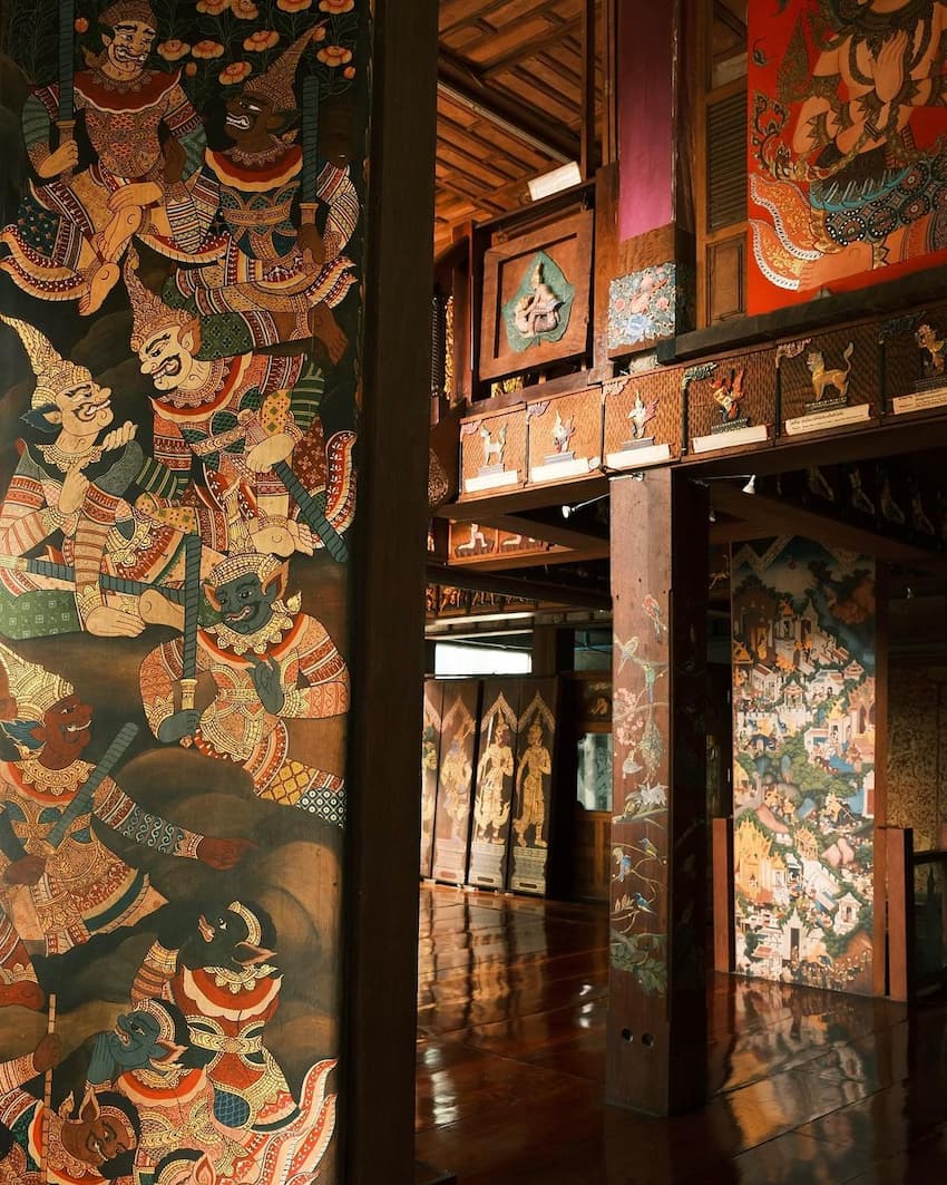 Roi Dvarapala Ban Devalaya - Wooden Art Museum in Chiang Mai - Aleenta Retreat Chiang Mai