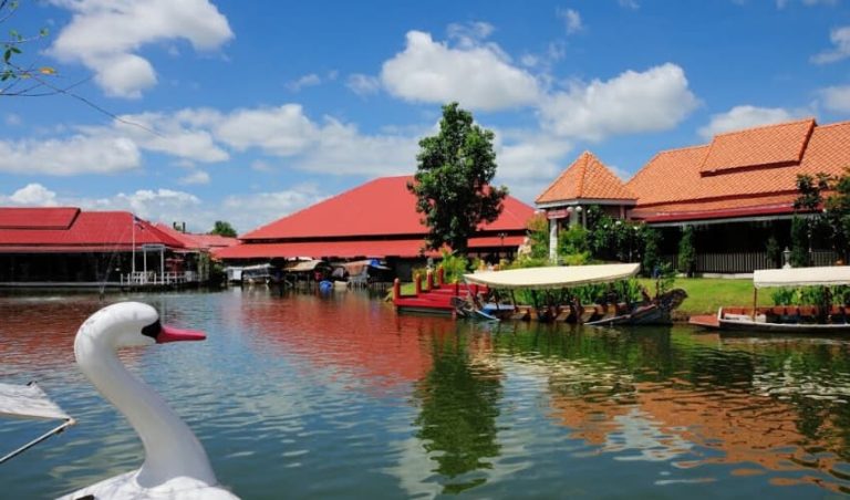 Sam Phan Nam Floating Market - Aleenta Hua Hin Resort & Spa
