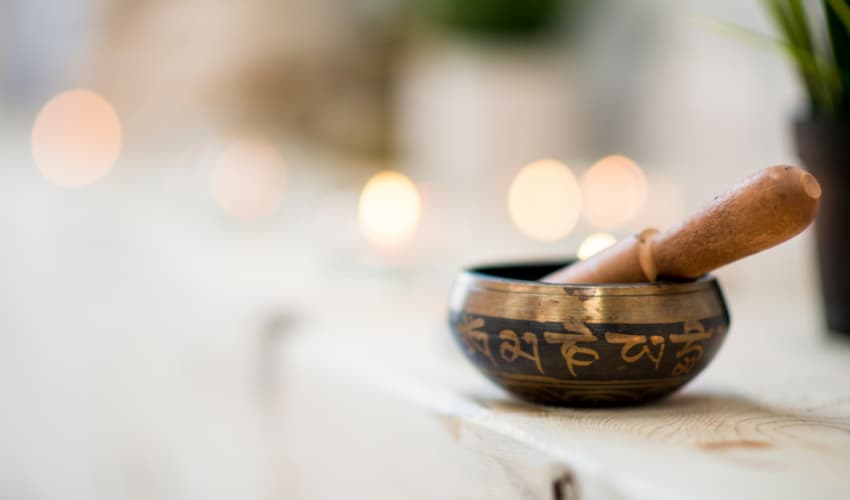 How to Use a Singing Bowl 