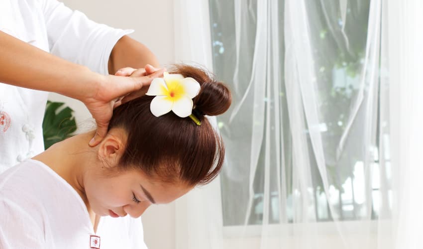 The Benefits of Traditional Thai Massage for Your Health and Well-Being - Ayurah Spa & Wellness Centres - Aleenta Resorts