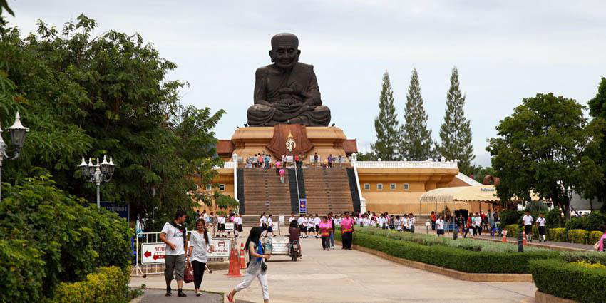 Wat Huay Mongkol